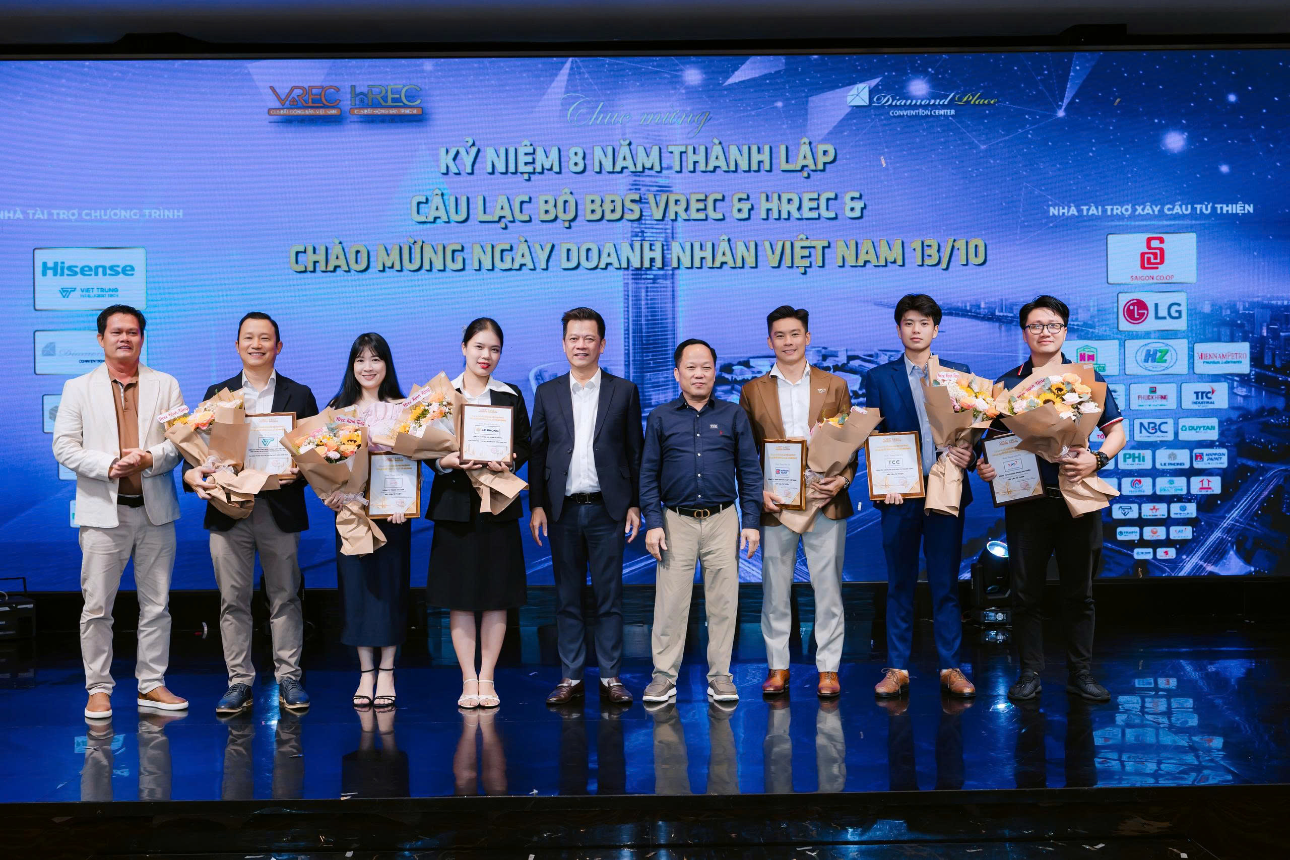 Kỷ niệm 8 năm thành lập VREC HREC